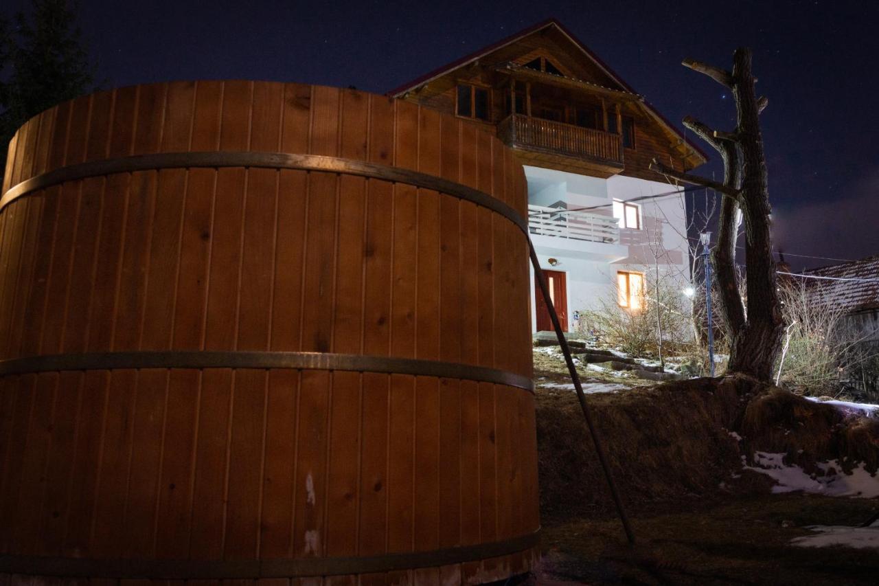 Apartamento Surasul Muntelui Dragoslavele Exterior foto