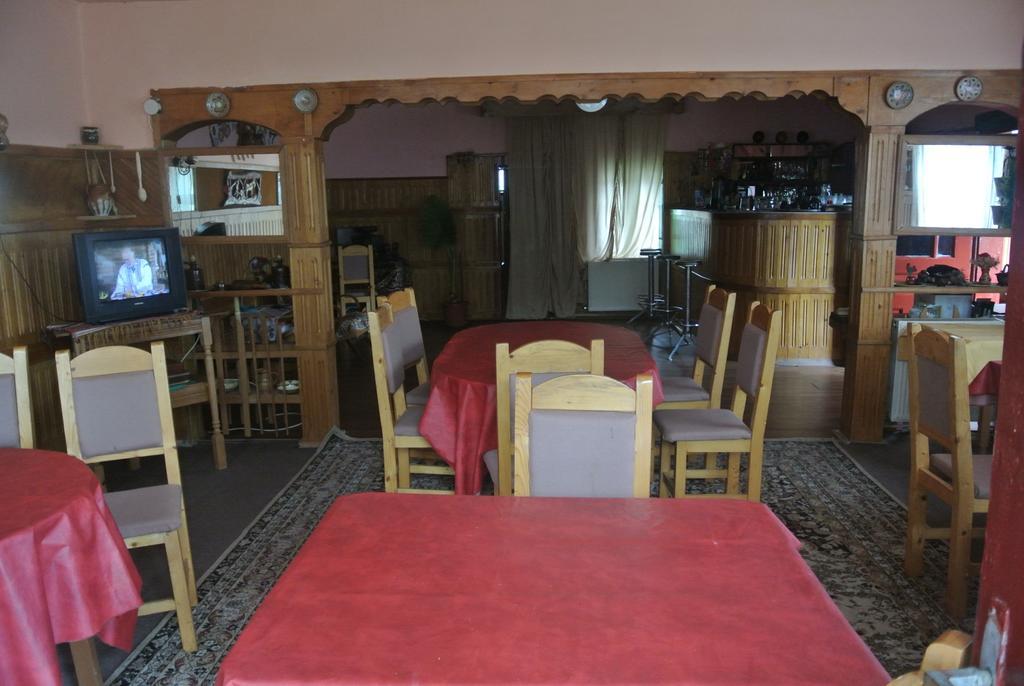 Apartamento Surasul Muntelui Dragoslavele Exterior foto